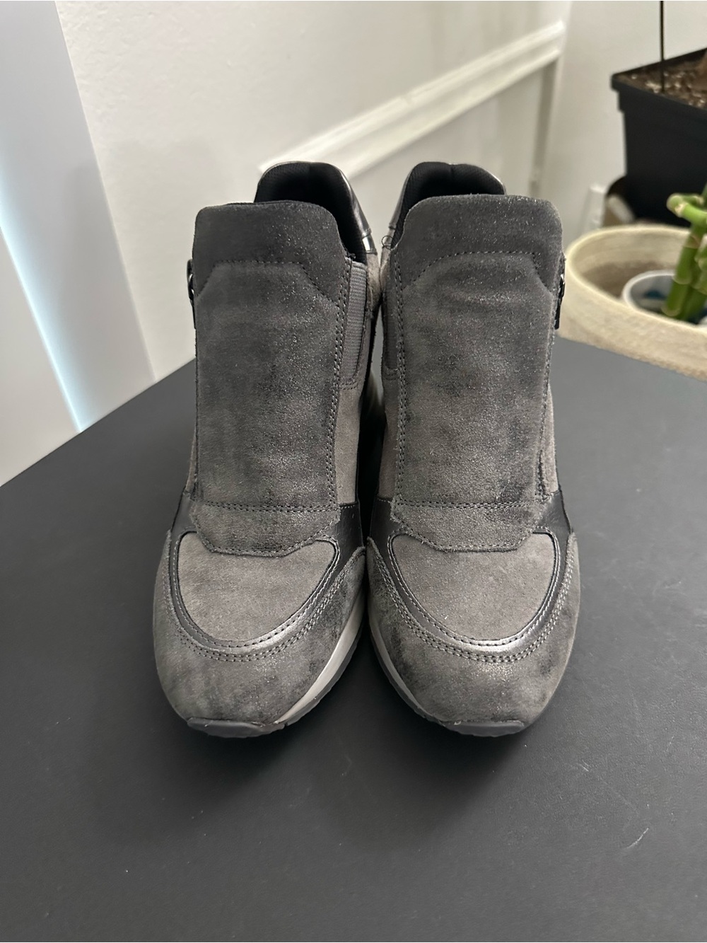Geox D Nydame Wedge Sneakers Dark Gray Suede & Metallic Side Zip